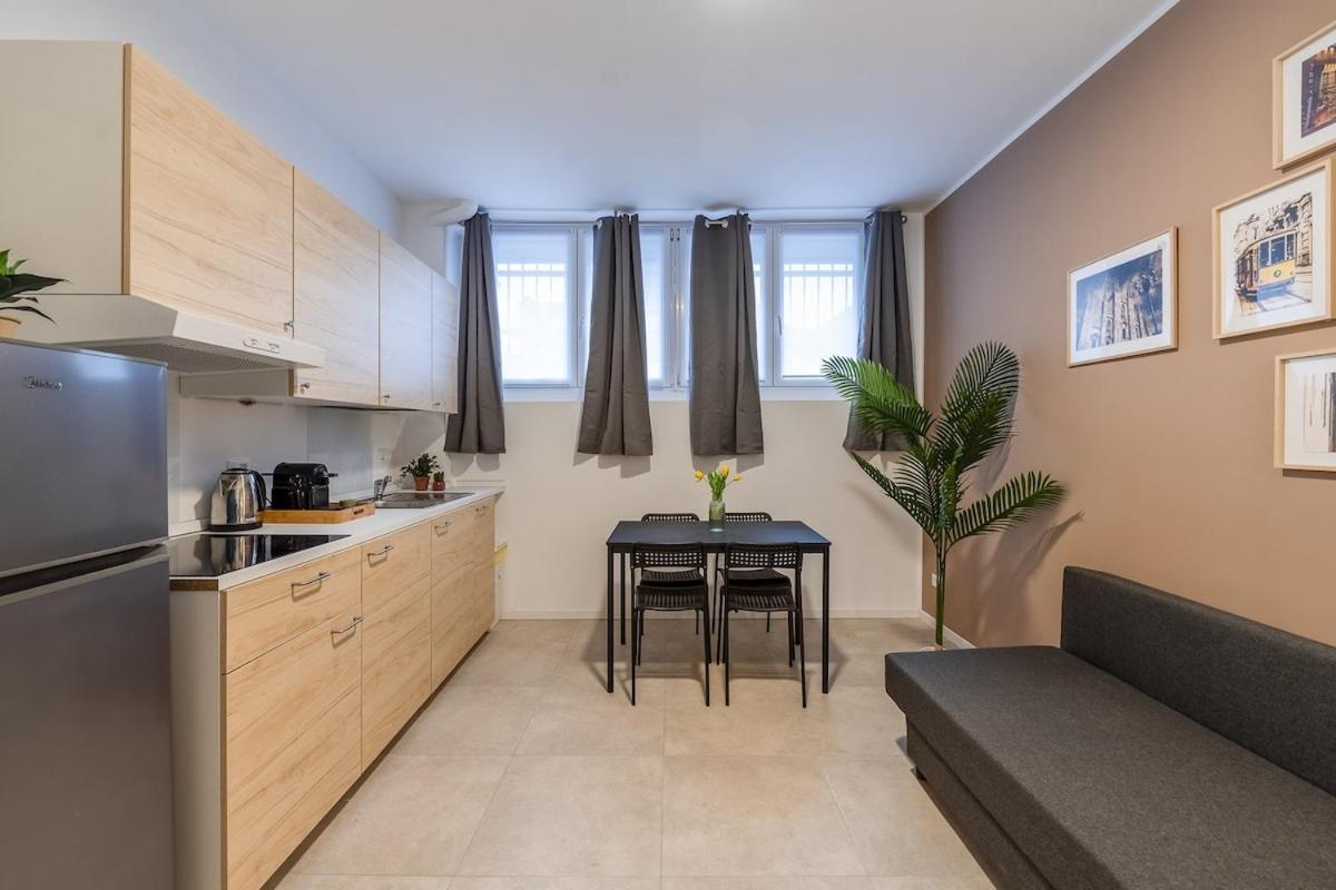Authentic Private Flat 2 Min From Navigli Apartment มิลาน ภายนอก รูปภาพ