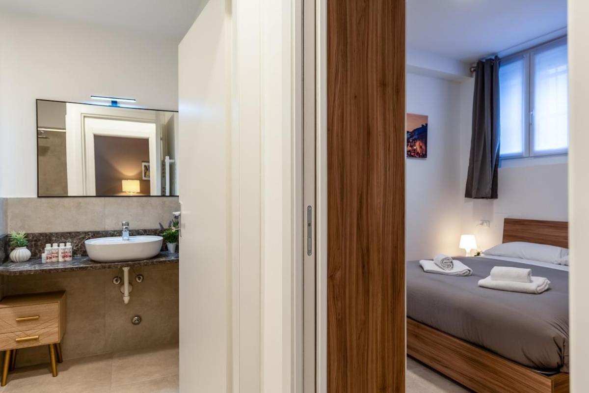 Authentic Private Flat 2 Min From Navigli Apartment มิลาน ภายนอก รูปภาพ